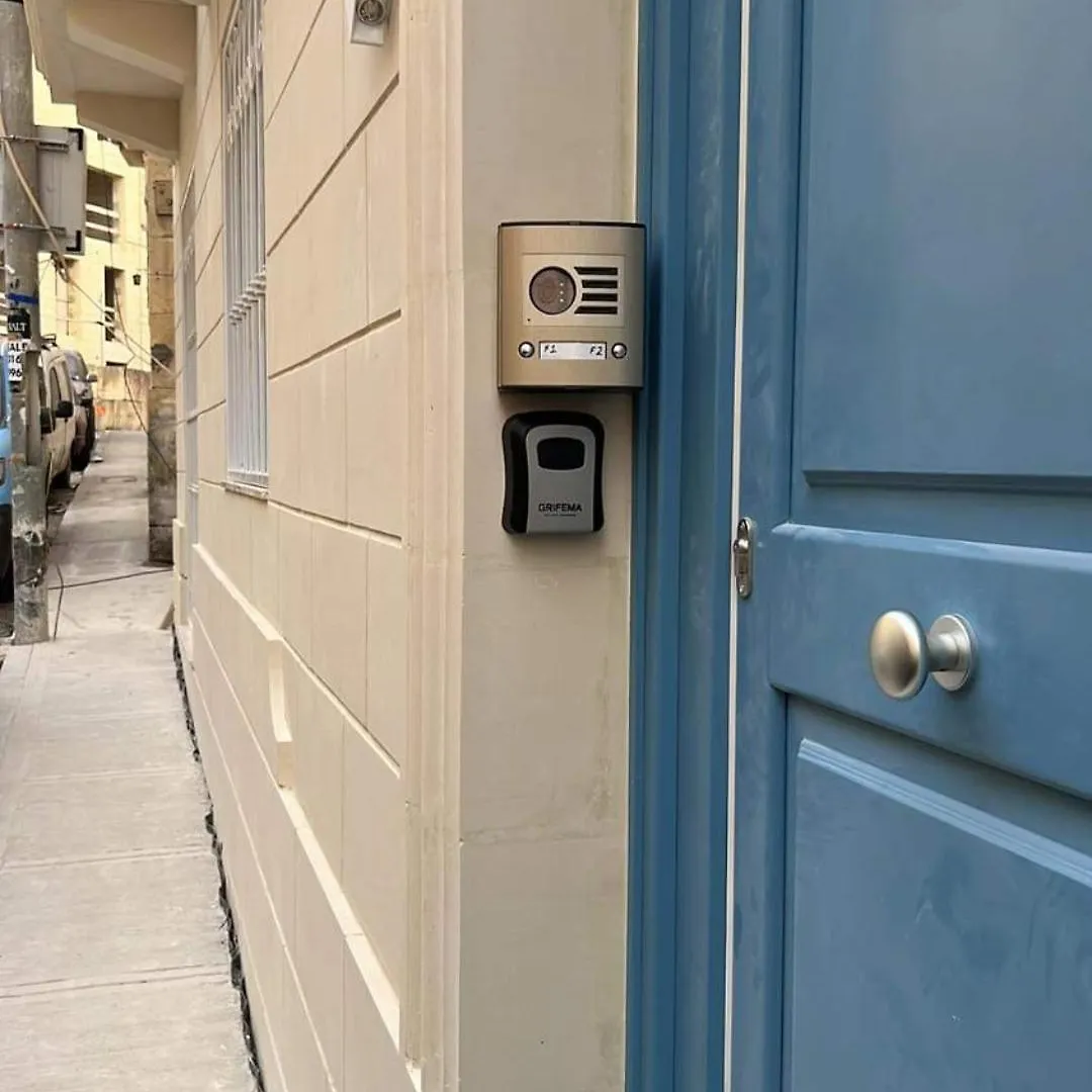 Dar Barbara Duplex 2 Double Bedrooms,2 Sofa Beds Large House With Terrace Roof Views Of Valletta Cospicua