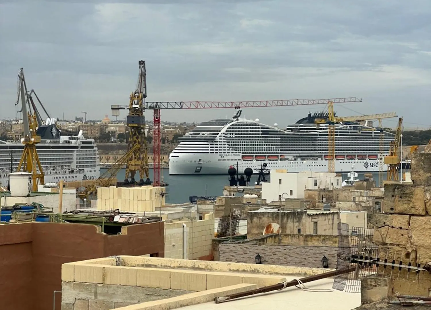 Dar Barbara Duplex 2 Double Bedrooms,2 Sofa Beds Large House With Terrace Roof Views Of Valletta Cospicua 0*,