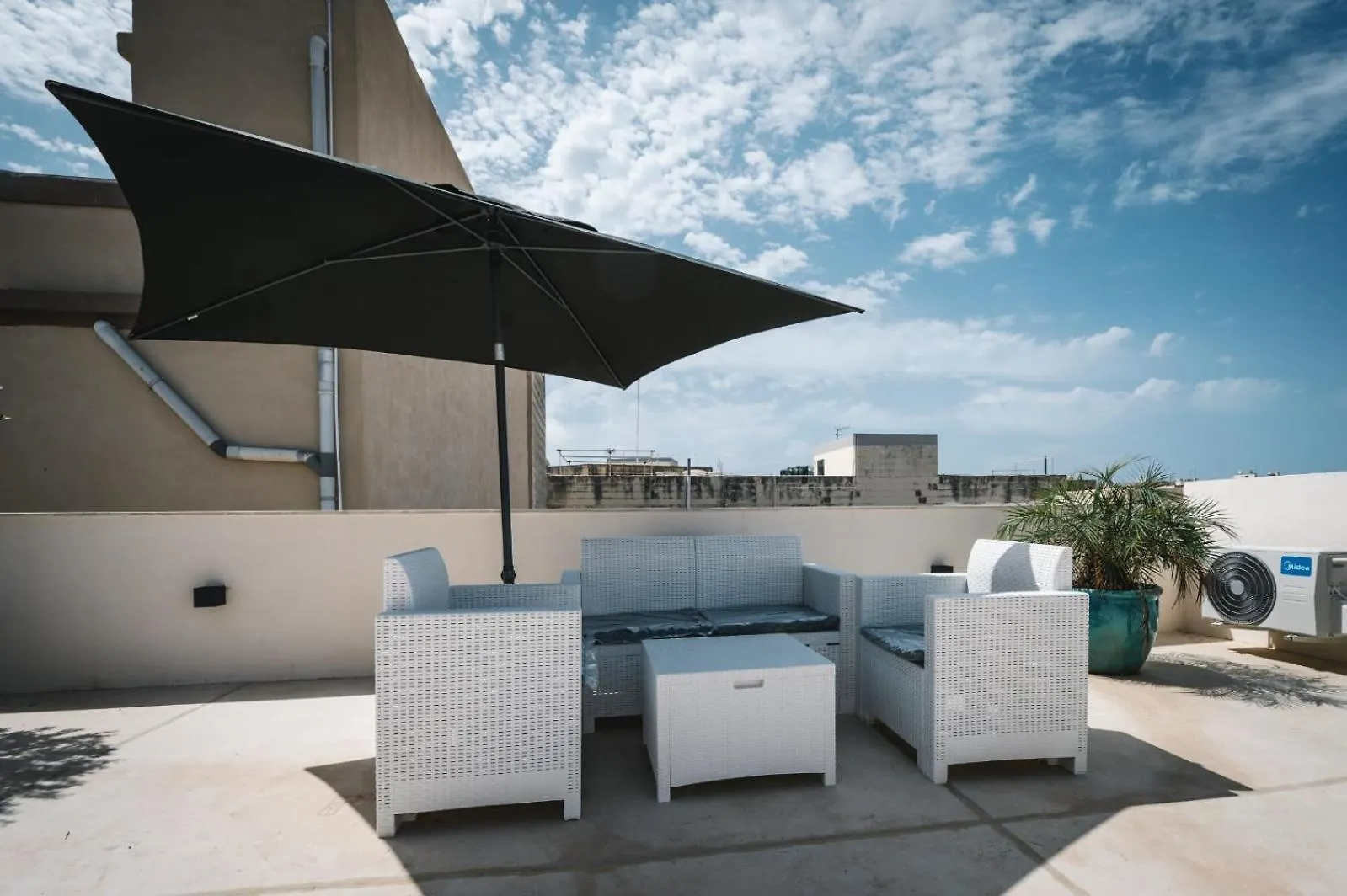 Dar Barbara Duplex 2 Double Bedrooms,2 Sofa Beds Large House With Terrace Roof Views Of Valletta Cospicua 0*,  Malta